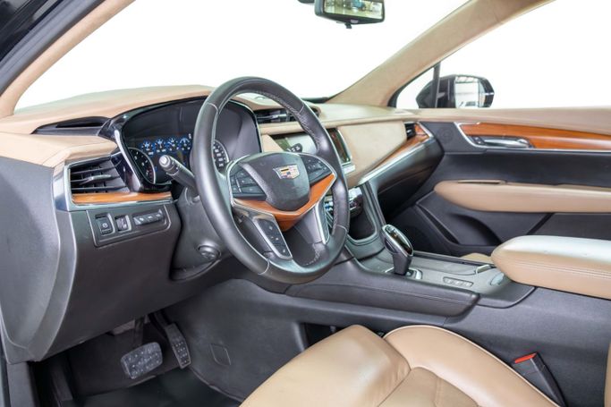 Подержанный Cadillac XT5 I, 3.6 л, 2017 в Дубае от The Car Superstore Черный цвет. GCC | AUTO.AE