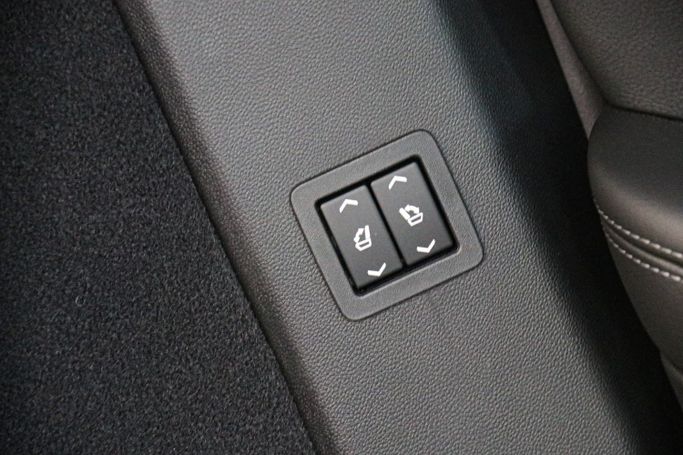 Новый Cadillac XT6 I, 3.6 л, 2023 в Дубае от Atlantic Motors FZCO Черный цвет.  | AUTO.AE