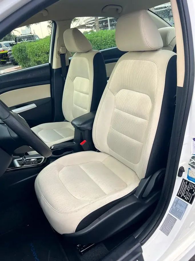 Подержанный Changan Alsvin V7 I, 1.6 л, 2018 в Дубае от First Choice Motors Белый цвет. GCC | AUTO.AE