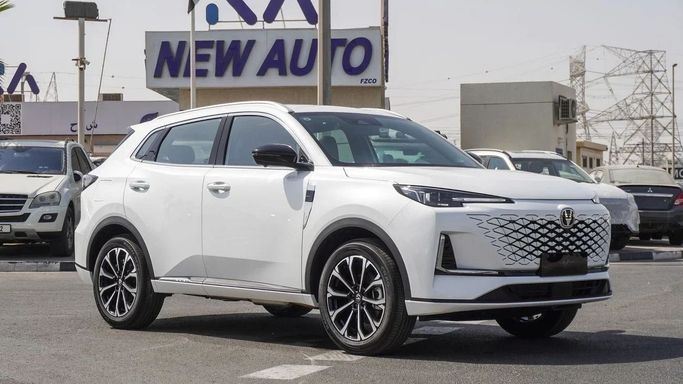 Новый Changan CS55PLUS I Рестайлинг 2, 1.5 л, 2025 в Дубае от NEW AUTO FZCO Белый цвет. Other | AUTO.AE