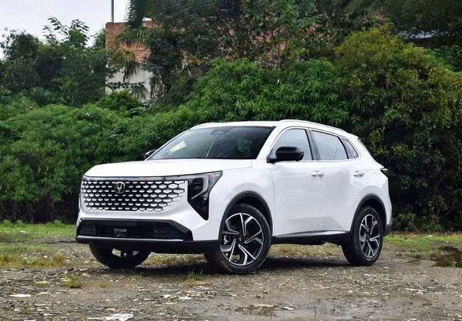جديدة ⁦Changan CS55PLUS فيس ليفت الثاني 2، 1.5 l، 2026⁩ في في الإمارات, دبي من THREE CAMELS TRADING FZE، اللون أبيض. المواصفات الصينية | AUTO.AE | إعلان #286378