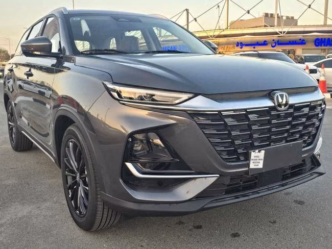 جديدة ⁦Changan CS75 أنا فيس ليفت 2، 1.5 l، 2026⁩ في في الإمارات, دبي من THREE CAMELS TRADING FZE، اللون أسود. المواصفات الصينية | AUTO.AE | إعلان #286380