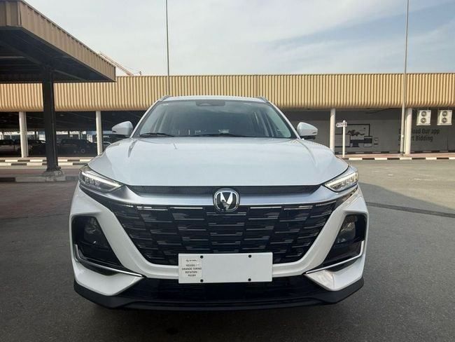 جديدة ⁦Changan CS75PLUS رابعاً، 1.5 l، 2025⁩ في في الإمارات, دبي من THREE CAMELS TRADING FZE، اللون أبيض. المواصفات الصينية | AUTO.AE | إعلان #286379