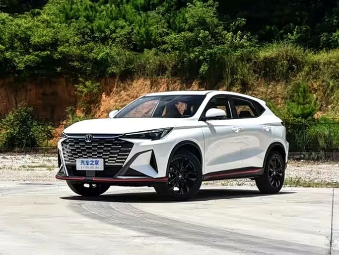 New Changan X5 Plus, 1.5 l, 2026 in Dubai by Mursalin Motors FZCO, White color. Chinese Specs | AUTO.AE | Listing #262347