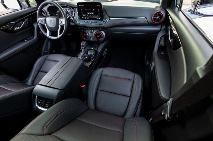 Used Chevrolet Blazer III Facelift, 3.6 l, 2024 in Dubai by Linda Cars, Grey color. GCC Specs | AUTO.AE