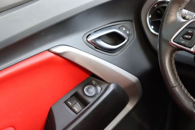 Подержанный Chevrolet Camaro SS VI Рестайлинг, 6.2 л, 2023 в Дубае от Dresden Motors Красный цвет. Американская | AUTO.AE