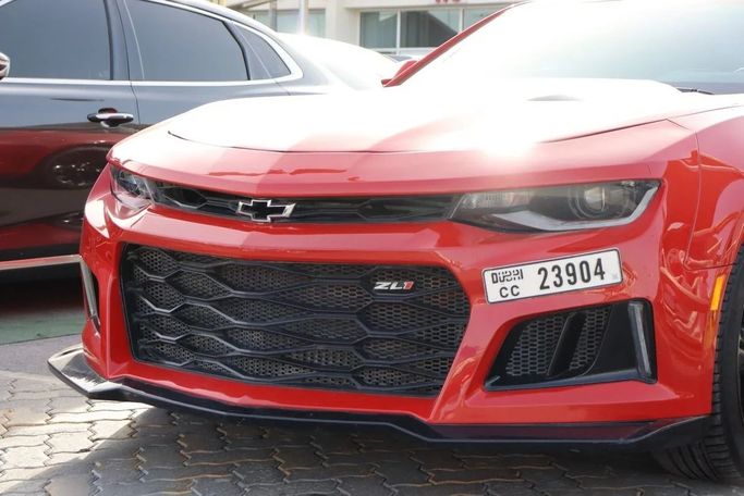 Подержанный Chevrolet Camaro SS VI Рестайлинг, 6.2 л, 2023 в Дубае от Dresden Motors Красный цвет. Американская | AUTO.AE