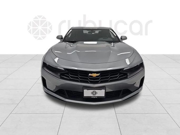 مستعملة Chevrolet Camaro شد الوجه السادس, 2.0 l, 2022 في في دبي، اللون رمادي. المواصفات الأمريكية | AUTO.AE
