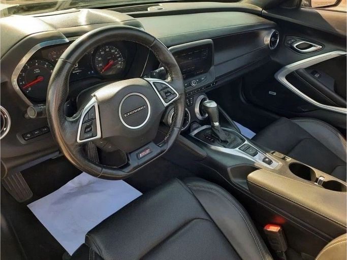 Подержанный Chevrolet Camaro SS VI Рестайлинг, 6.2 л, 2020 в Дубае от Barkat Alrahmen Motors Серый цвет. Other | AUTO.AE