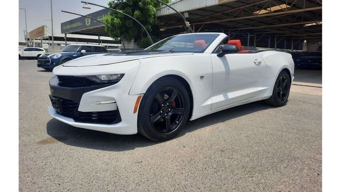 Подержанный Chevrolet Camaro 8-speed VI Рестайлинг, 3.6 л, 2019 в Дубае от Barkat Alrahmen Motors Белый цвет. Other | AUTO.AE
