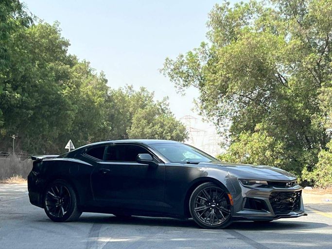 Новый Chevrolet Camaro VI Рестайлинг, 6.2 л, 2018 в Дубае от Prestige motors Серый цвет. GCC | AUTO.AE