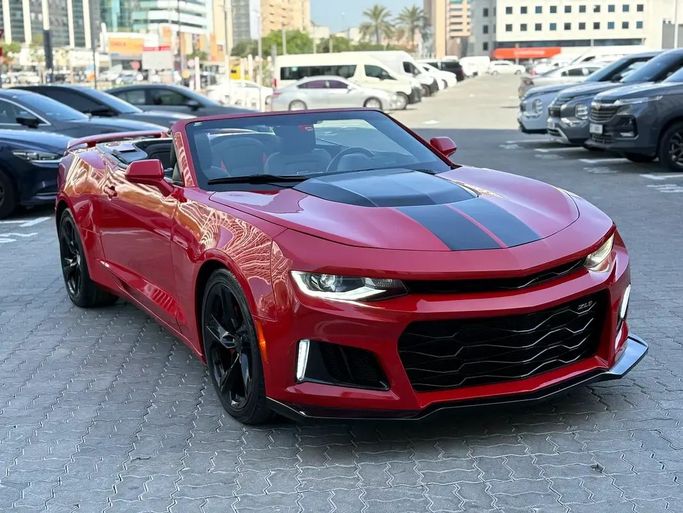 مستعملة Chevrolet Camaro SS فيس ليفت السادس, 6.2 l, 2020 في في دبي من AUTO GEMS DUBAI، اللون أحمر. المواصفات الأمريكية | AUTO.AE