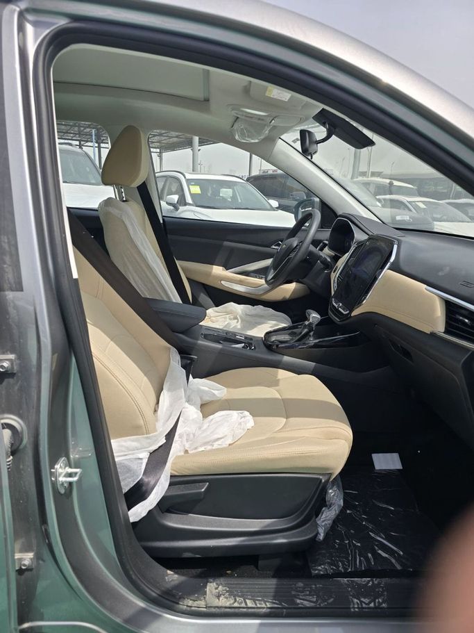 New Chevrolet Captiva II, 1.5 l, 2025 in Dubai by Mohamed Hakim Motors, Beige color. Other | AUTO.AE