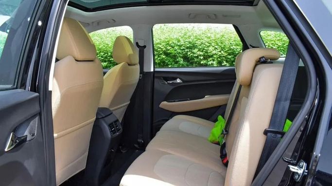 Новый Chevrolet Captiva II, 1.5 л, 2024 в Дубае от Mohamed Hakim Motors Черный цвет. GCC | AUTO.AE