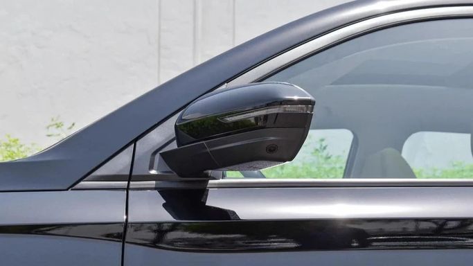 Новый Chevrolet Captiva II, 1.5 л, 2024 в Дубае от Mohamed Hakim Motors Черный цвет. GCC | AUTO.AE