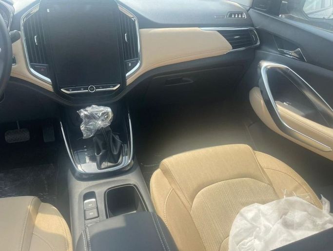 New Chevrolet Captiva II, 1.5 l, 2024 in Dubai by Mohamed Hakim Motors, Black color. GCC Specs | AUTO.AE