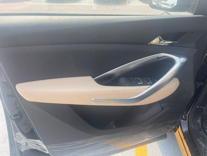 New Chevrolet Captiva II, 1.5 l, 2024 in Dubai by Mohamed Hakim Motors, Black color. GCC Specs | AUTO.AE