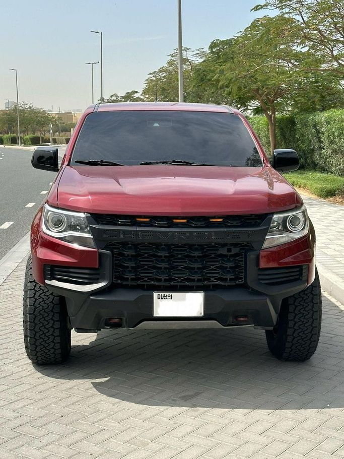 Подержанный Chevrolet Colorado III, 2.7 л, 2022 в Дубае Бордовый цвет. Канадская | AUTO.AE | Объявление #249053