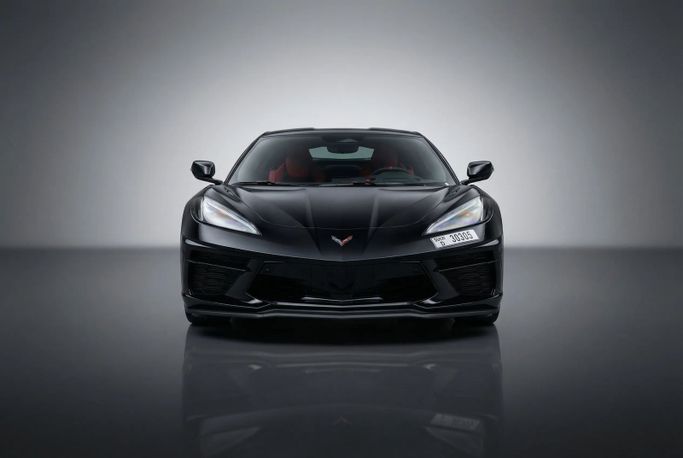 Chevrolet Corvette Stingray C8, 2026 رياضي قابلة للتحويل للتأجير في في دبي من Rotana Star Rent a Car، اللون أسود | AUTO.AE