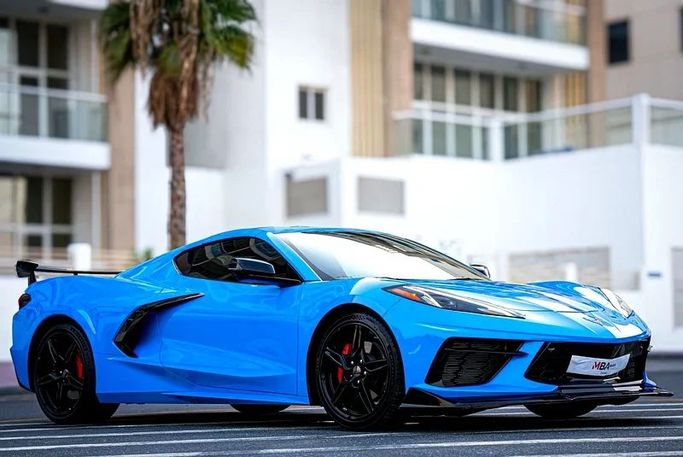 Подержанный Chevrolet Corvette C8, 6.2 л, 2022 в Дубае от MBA Motors Голубой цвет. Канадская | AUTO.AE