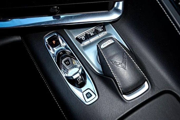Подержанный Chevrolet Corvette Stingray C8, 6.2 л, 2020 в Дубае от MBA Motors Красный цвет. GCC | AUTO.AE