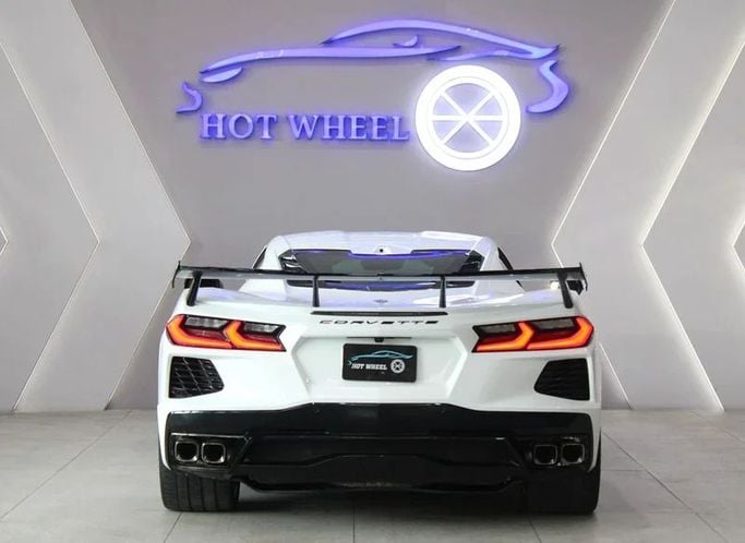 Подержанный Chevrolet Corvette Stingray C8, 6.2 л, 2024 в Дубае от Hot Wheel Used Motors Белый цвет. Other | AUTO.AE
