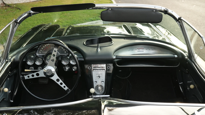 Новый Chevrolet Corvette C1, 4.6 л, 1961 в Дубае от KAM CAR VINTAGE Черный цвет.  | AUTO.AE