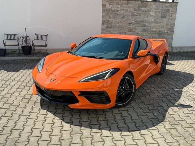 Подержанный Chevrolet Corvette Stingray C8, 6.2 л, 2025 в ОАЭ, Дубай от Fair Import Оранжевый цвет. Американская | AUTO.AE | Объявление #274218
