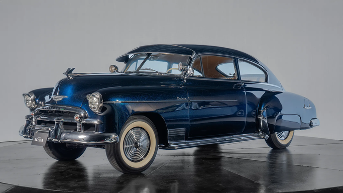 Подержанный Chevrolet Deluxe II, 5.7 л, 1950 в Дубае от KAM CAR VINTAGE Синий цвет.  | AUTO.AE
