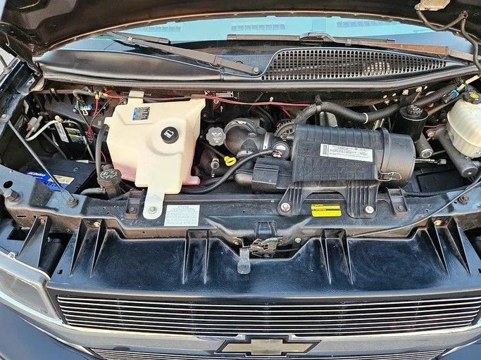 Подержанный Chevrolet Express II, 5.3 л, 2007 в Дубае от Irfan Motors Черный цвет. Японская | AUTO.AE