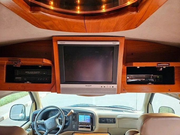 Used Chevrolet Express I, 4.3 l, 1999 in Dubai by Irfan Motors, Blue color. Japanese Specs | AUTO.AE