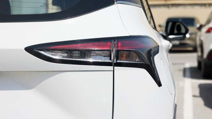 Used Chevrolet Groove I, 1.5 l, 2023 in Dubai by Cariva Used Cars , White color. GCC Specs | AUTO.AE