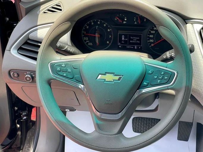 Подержанный Chevrolet Malibu IX Рестайлинг, 2.0 л, 2022 в Дубае от Alta Class Motors Черный цвет. GCC | AUTO.AE