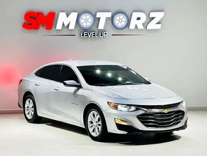 Подержанный Chevrolet Malibu IX Рестайлинг, 2.0 л, 2020 в Дубае от SM MOTORZ Серебристый цвет. Американская | AUTO.AE | Объявление #247429