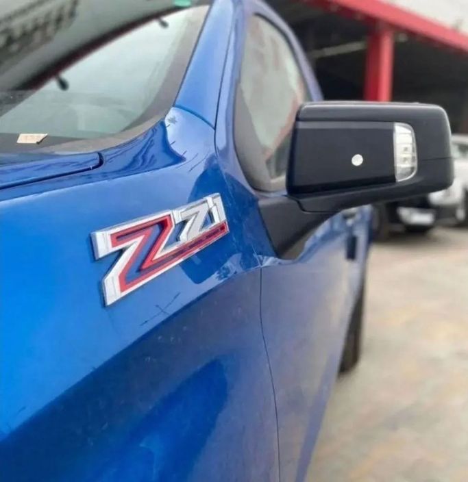 New Chevrolet Silverado IV (T1XX) Facelift, 5.3 l, 2023 in Dubai by Mohamed Hakim Motors, Blue color. GCC Specs | AUTO.AE