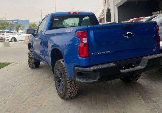 New Chevrolet Silverado IV (T1XX) Facelift, 5.3 l, 2023 in Dubai by Mohamed Hakim Motors, Blue color. GCC Specs | AUTO.AE