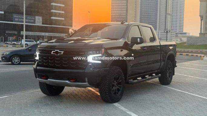 Used Chevrolet Silverado IV (T1XX) Facelift, 6.2 l, 2023 in Dubai by Alhamd Motors, Black color. Other | AUTO.AE