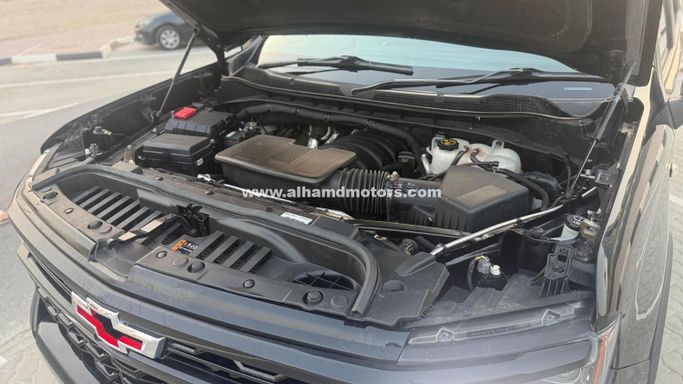 Used Chevrolet Silverado IV (T1XX) Facelift, 6.2 l, 2023 in Dubai by Alhamd Motors, Black color. Other | AUTO.AE