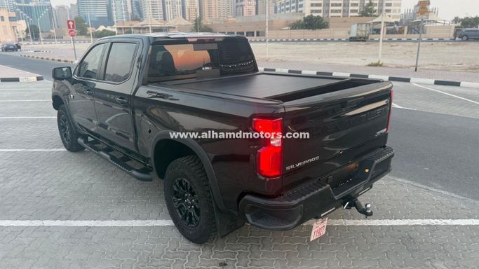 Used Chevrolet Silverado IV (T1XX) Facelift, 6.2 l, 2023 in Dubai by Alhamd Motors, Black color. Other | AUTO.AE
