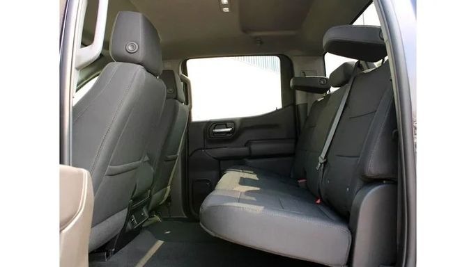 Подержанный Chevrolet Silverado IV (T1XX), 5.3 л, 2022 в Дубае от Hot Wheel Used Motors Черный цвет. Other | AUTO.AE