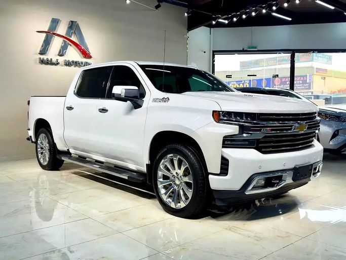 مستعملة Chevrolet Silverado IV (T1XX), 6.2 l, 2022 في في دبي من Hot Wheel Used Motors، اللون أبيض. مواصفات الخليج | AUTO.AE | إعلان #258984