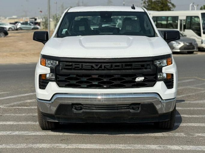 جديدة Chevrolet Silverado عملية فيس ليفت IV (T1XX), 5.3 l, 2025 في في دبي من World Center Motors FZE، اللون أبيض. مواصفات الخليج | AUTO.AE | إعلان #267650
