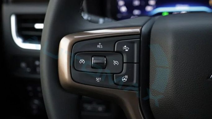 Новый Chevrolet Suburban XII, 6.2 л, 2023 в Дубае от Auto Max Group Черный цвет.  | AUTO.AE