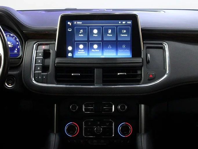 Подержанный Chevrolet Suburban XII, 5.3 л, 2022 в Дубае от Hot Wheel Used Motors Белый цвет. Other | AUTO.AE