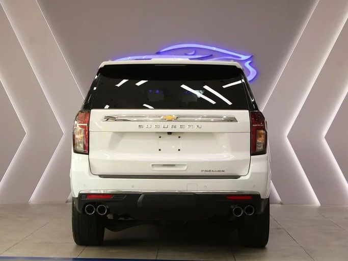 Подержанный Chevrolet Suburban XII, 5.3 л, 2022 в Дубае от Hot Wheel Used Motors Белый цвет. Other | AUTO.AE
