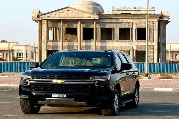 Chevrolet Tahoe V Рестайлинг, 2025 внедорожник 5 дв.  класса в Дубае от King Way Car Rental черный цвет | AUTO.AE