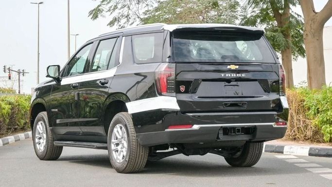 Новый Chevrolet Tahoe V Рестайлинг, 5.3 л, 2025 в Дубае от Laith Alobaidi Motors Черный цвет. GCC | AUTO.AE