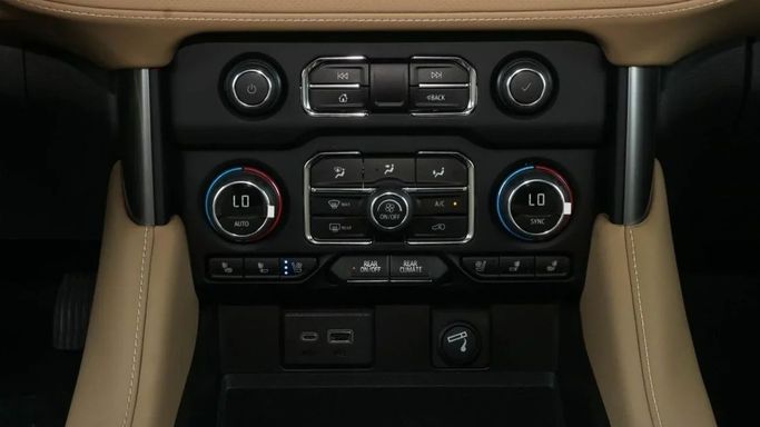 Новый Chevrolet Tahoe V, 5.3 л, 2024 в Дубае от Laith Alobaidi Motors Черный цвет. GCC | AUTO.AE