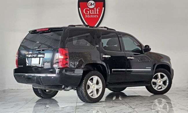 Подержанный Chevrolet Tahoe III, 5.3 л, 2011 в Дубае от Gulf Motors Черный цвет. GCC | AUTO.AE
