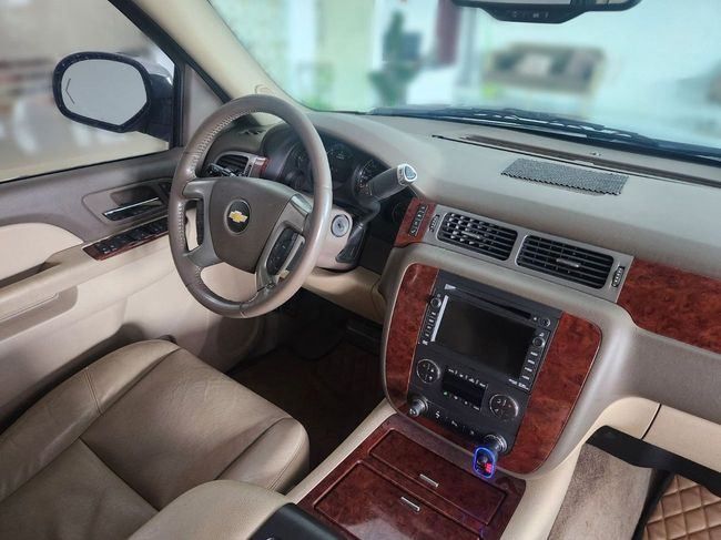 Подержанный Chevrolet Tahoe III, 5.3 л, 2011 в Дубае от Gulf Motors Черный цвет. GCC | AUTO.AE